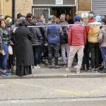 سانچیز حکومت کی اعلان کردہ ریگولرائزیشن نے قونصل خانوں اور بلدیاتی رجسٹریوں کو مفلوج کر دیا