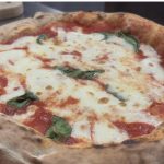 بارسلونا میں پیزا بنانے والوں کا پہلا باقاعدہ اسکول قائم، ماہر افراد کی کمی پوری کرنے کی کوشش