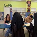 وہ دن جب خانقاہ کی گوشہ نشین راہبات ووٹ ڈالنے کے لیے باہر نکلتی ہیں