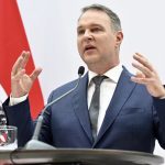 آسٹریا میں 14 سال سے کم عمر بچوں کے لیے سوشل میڈیا پر پابندی کی تجویز، ساتھ ہی تعلیم میں AI کی تربیت شامل کرنے کا منصوبہ