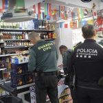 ایل اوہسپیتالیت میں دکانوں پر پولیس کے چھاپے ، 100 سے زائد خلاف ورزیاں پکڑی گئیں