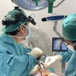 بارسلونا میں 80 سالہ خاتون کی جدید سرجری کے بعد حیران کن بحالی: “چند دنوں میں ہی چلنے پھرنے لگی”