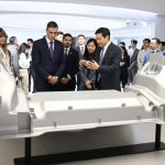 ہسپانوی وزیرِاعظم پیدروسانچز کی دورہ چین کے موقع پر چینی سرمایہ کاروں سے ملاقات