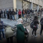 اسپین میں تارکین وطن کی ریگولرائزیشن کا آغاز، دفاتر اور قونصل خانوں کے باہر لمبی قطاریں