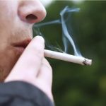 برطانیہ میں 2009 کے بعد پیدا ہونے والوں پر زندگی بھر تمباکو نوشی کی پابندی کا فیصلہ