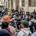 بارسلونا میں تارکینِ وطن کی ریگولرائزیشن کے لیے طویل قطاریں، ہزاروں درخواستیں جمع