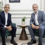 بارسلونا اور لندن کے میئرز کا مشترکہ مؤقف: “شہروں میں رہنے کا حق” اور سستی رہائش اولین ترجیح